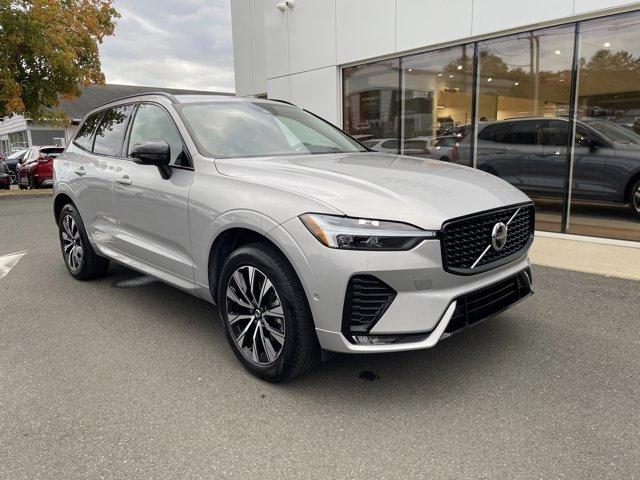 2024 volvo xc60 plus dark theme
