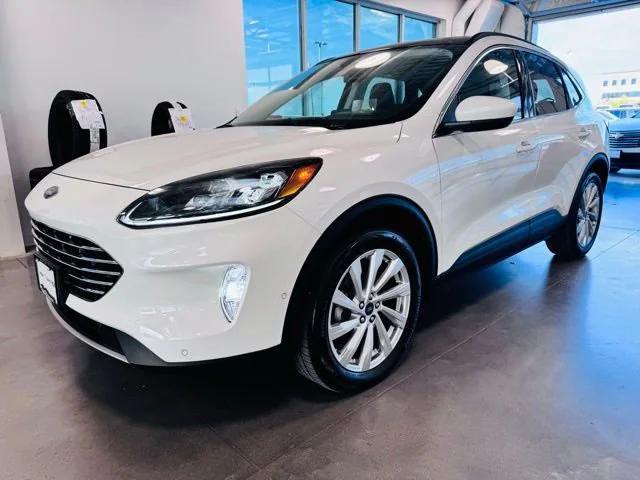 2022 ford escape titanium