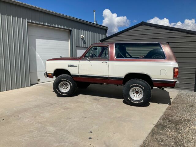 1985 dodge ramcharger royal 150 se