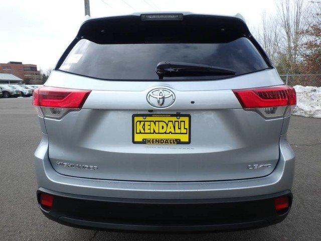 certified 2018 toyota highlander le plus v6 eugene, or 97401 for sale in college crest, oregon