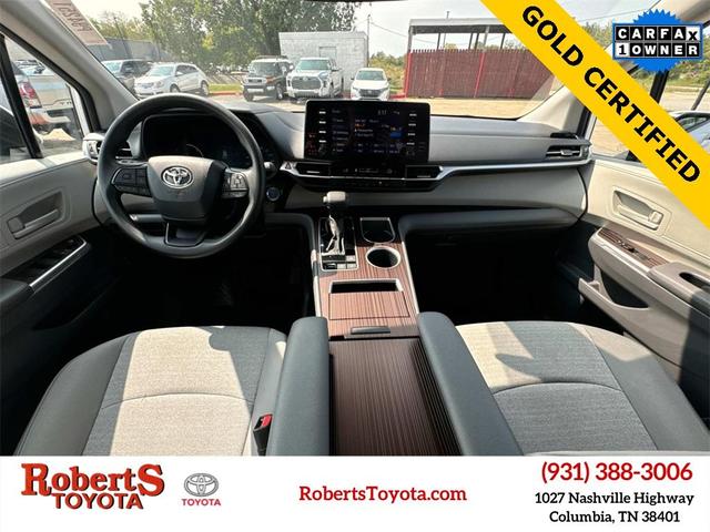 2024 toyota sienna le