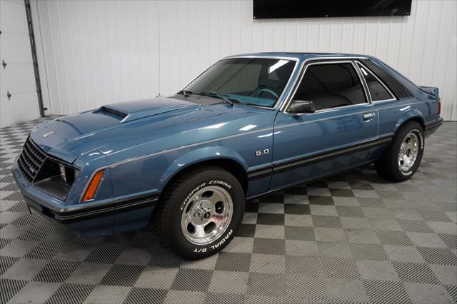 1982 ford mustang base