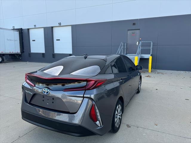 2021 toyota prius prime le