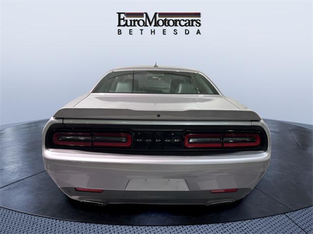 2015 dodge challenger sxt plus