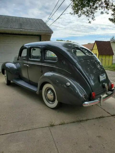 1939 ford deluxe sedan 4 door