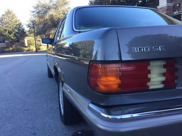 1990 mercedes-benz 300 se