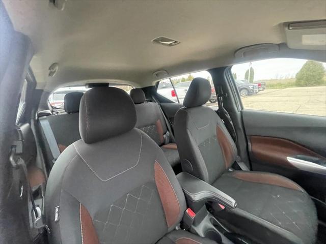 2019 nissan kicks sr