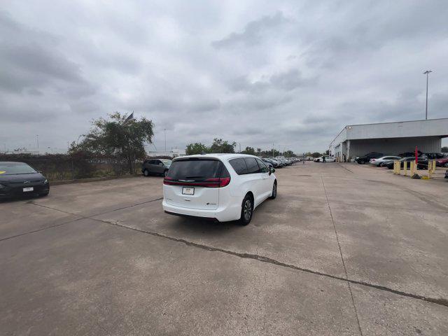 2023 chrysler pacifica hybrid touring l