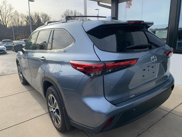 2022 toyota highlander xle