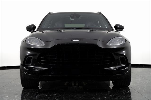 2021 aston martin dbx
