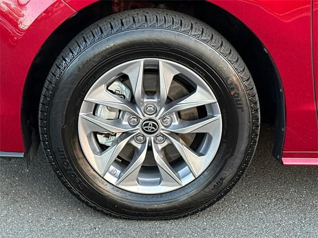 2022 toyota sienna le