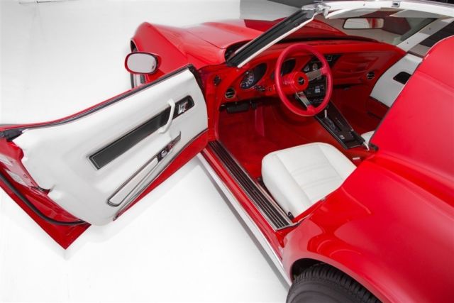 1977 chevrolet corvette t-tops, red and white, 350, automatic, tilt steeri