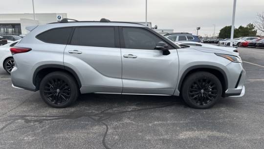 2023 toyota highlander xse