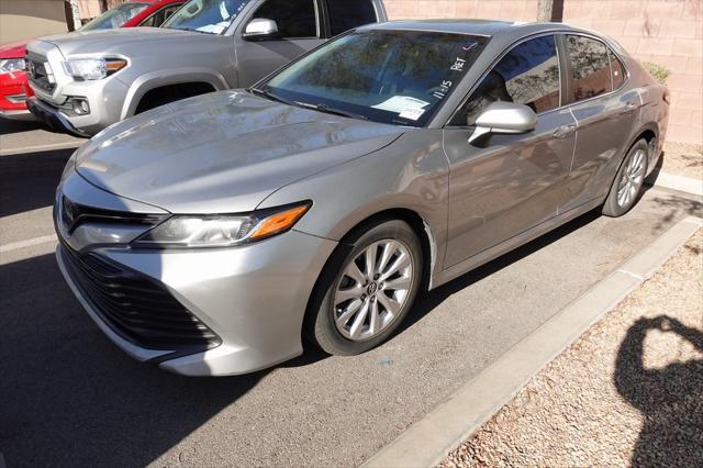 2019 toyota camry le