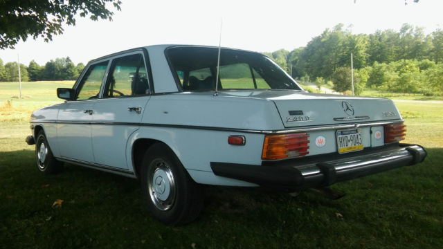 1976 mercedes benz 240d. showroom condition