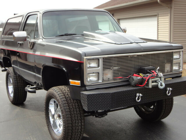 very nicely restored in/out up/down lifted 1988 k5 blazer take top off n cruise