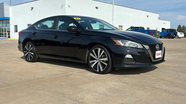 2021 nissan altima 2.5 sr