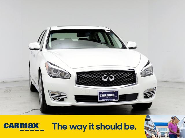 2015 infiniti q70 l