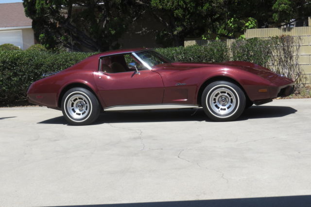 1976 chevrolet corvette stingray coupe 2-door 5.7l low miles