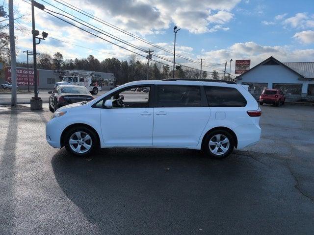 2015 toyota sienna le