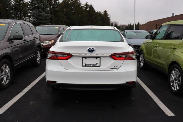 2021 toyota camry hybrid le