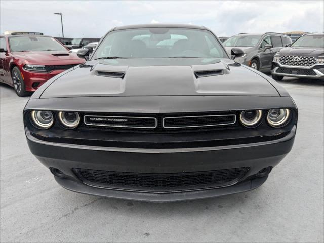 2022 dodge challenger sxt