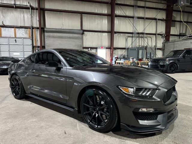 2017 ford shelby gt350 base