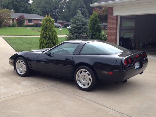1992 chevrolet corvette, black on black coupe, 18k miles, auto, excellent cond!