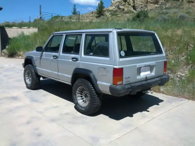 1985 jeep cherokee sport