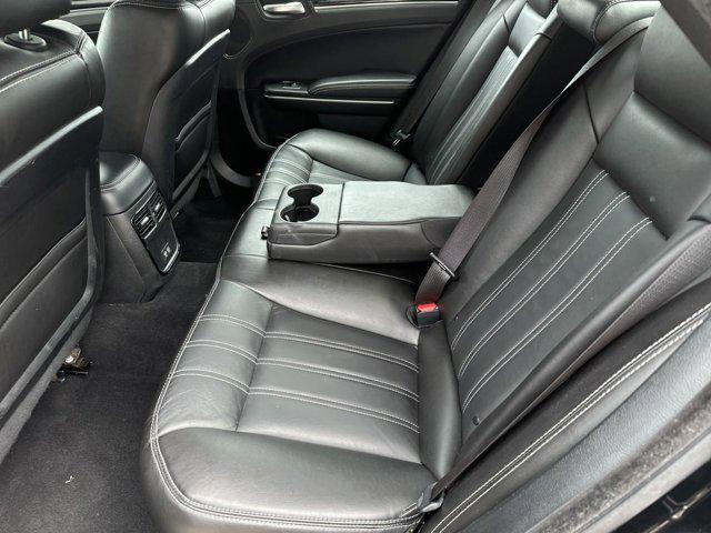 2022 chrysler 300 s