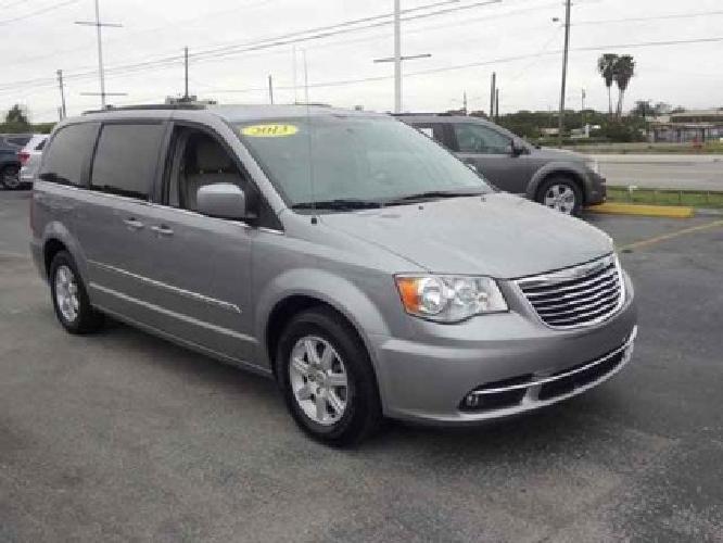 2013 chrysler town & country touring in pinellas park, fl