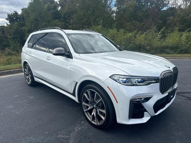 2022 bmw x7 m50i