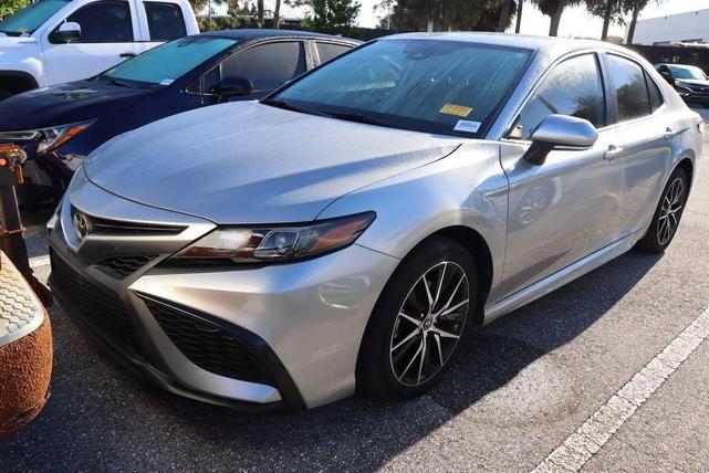 2022 toyota camry se