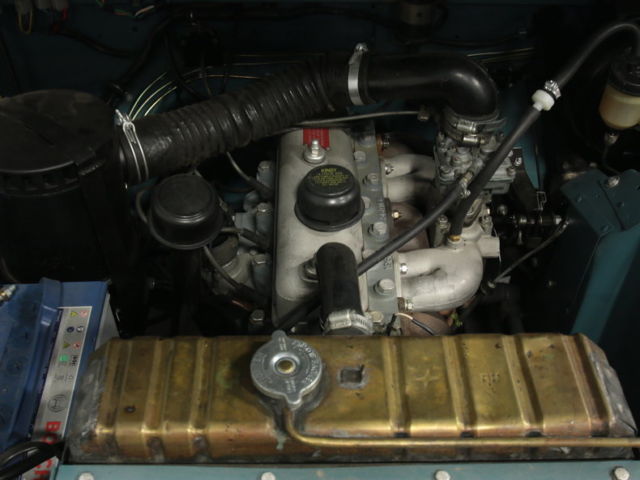 recent full resto, rare lhd, colombian import, 2.25l i4, manual, 4x4, a+ landie!