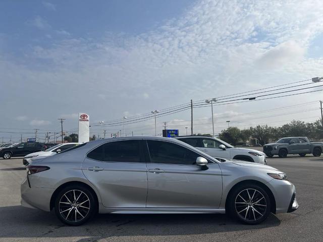 2024 toyota camry se