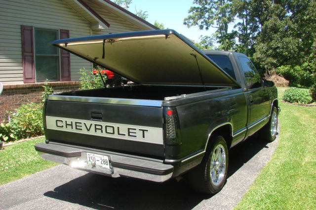 88 chevy silverado 1599 short bed, 2 dr, std cab, only 104k miles