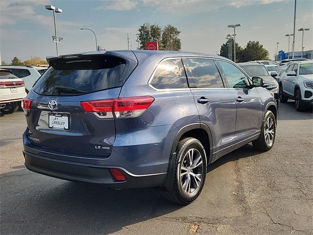 2017 toyota highlander le