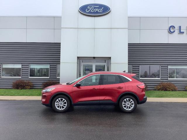 2022 ford escape se