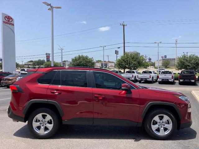 2021 toyota rav4 xle