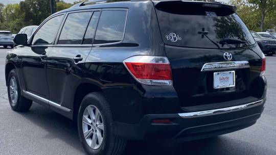 2013 Toyota Highlander base plus v6