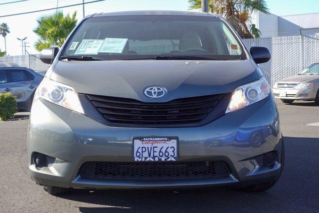 2011 toyota sienna base