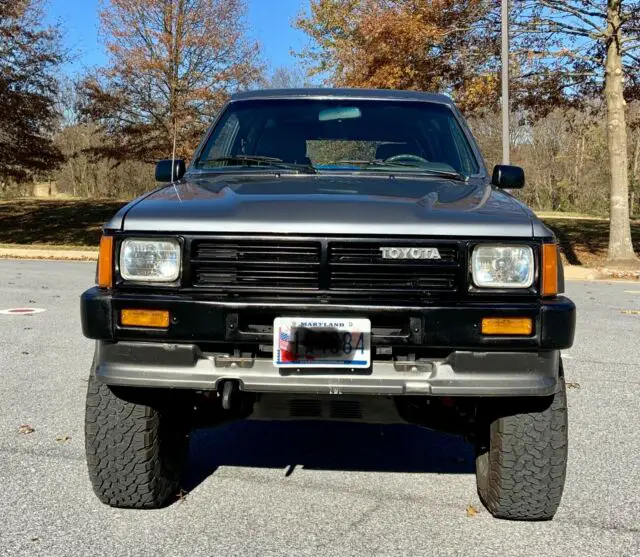 1989 toyota 4runner dlx - 5 speed manual - fresh paint & decals - like new!