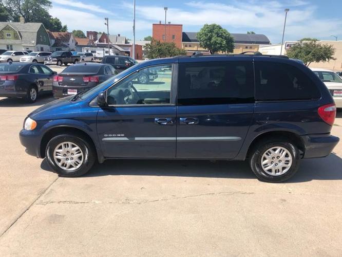 used 2001 dodge caravan holdrege, ne 68949 for sale in holdrege, nebraska