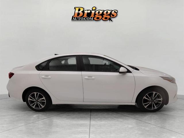 2023 kia forte lxs