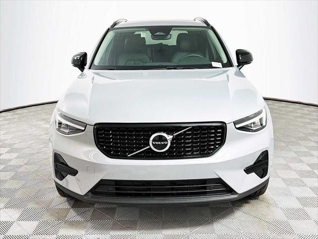 2024 volvo xc40 b5 core dark theme