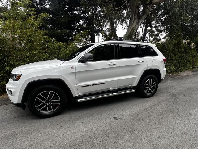 2020 jeep grand cherokee trailhawk
