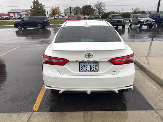 2019 toyota camry se
