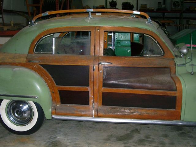 1947 chrysler woodie-woody town and country 4 door sedan
