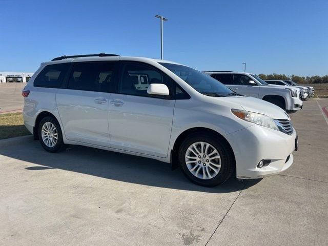 2017 toyota sienna xle
