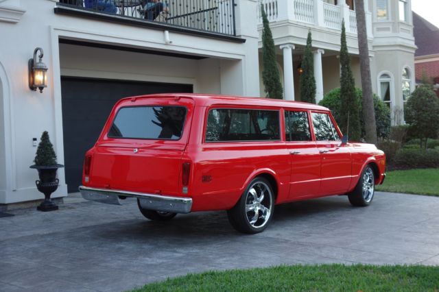 1972 chevrolet suburban, rare 3 door!,resto mod, frame off restored,show winner!
